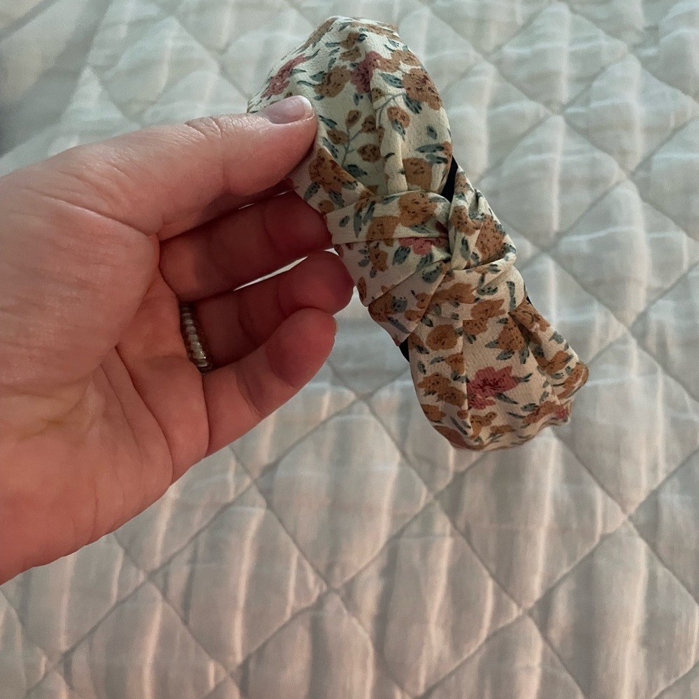 Floral Headband Set - Black and Cream - Picture 2 of 5